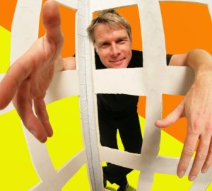 “I turn regular juggling into a living organism," says Mark Nizer, whose show is in "4-D." Photo: twitter.com
