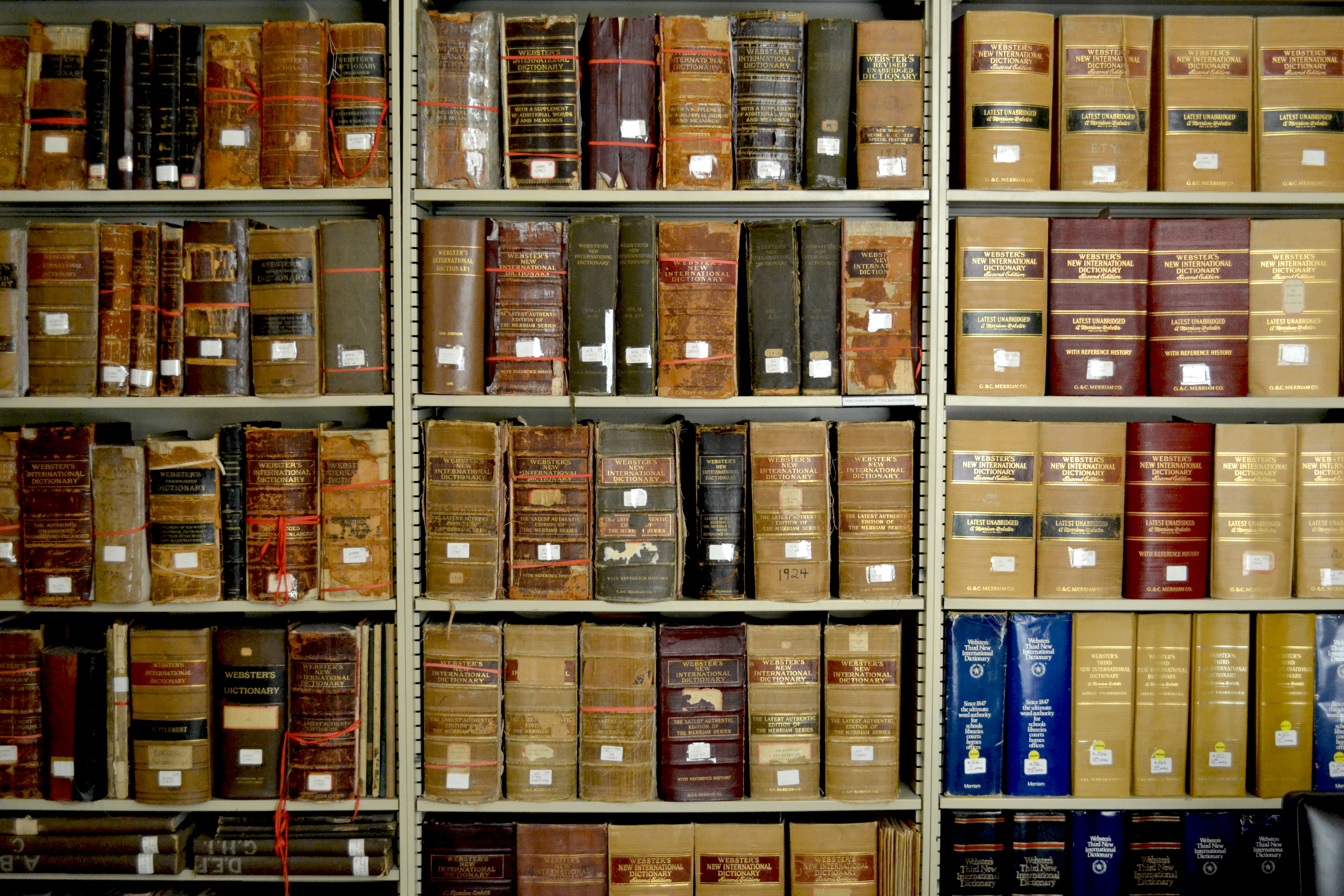 Editorial_ConferenceRm_HistorialVols copy